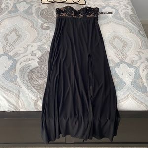 NWT black strapless gown! Size 3/4